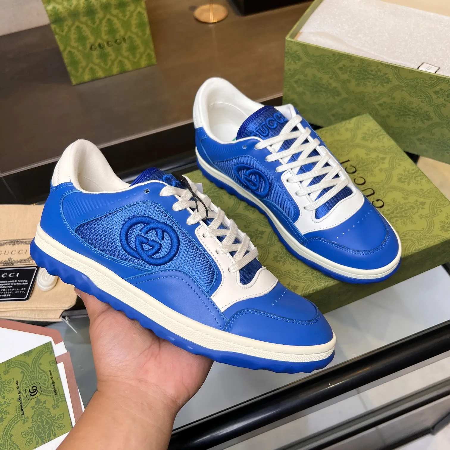 👟👟Ex-factory price 520👟👟 Top version, full styling effect, instant sales of the common practice of soft treading in the market, 💣💣💣Gucci2023 early spring Gucci G home latest hot style MAC80 sports shoes couple style casual retro distressed dirty shoes small dirty shoes small white shoes🌸🌸🌸 original purchase and development Production Gucci MAC80 new hot-selling series. The exquisite and compact interlocking double G logo romantically interprets the aesthetic concept of this series. Made of off-white leather, ▪️Material: original customized imported first-layer cowhide ▪️Inner lining: original customized imported breathable mesh ▪️Outsole: original molded two-color TPU outsole ▪️Sole thickness: 3CM ▪️Size: women's 35-40 / men's 39-45